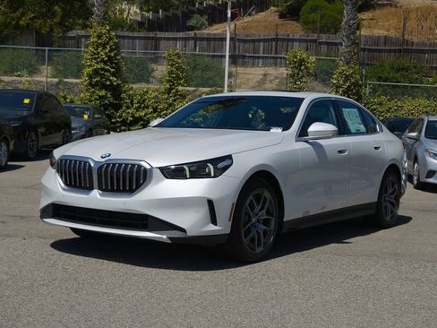 New 2026 BMW 530i w/ Premium Package RWD image 2