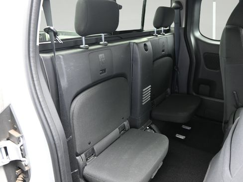 Certified 2024 Nissan Frontier SV w/ SV Convenience Package RWD image 13