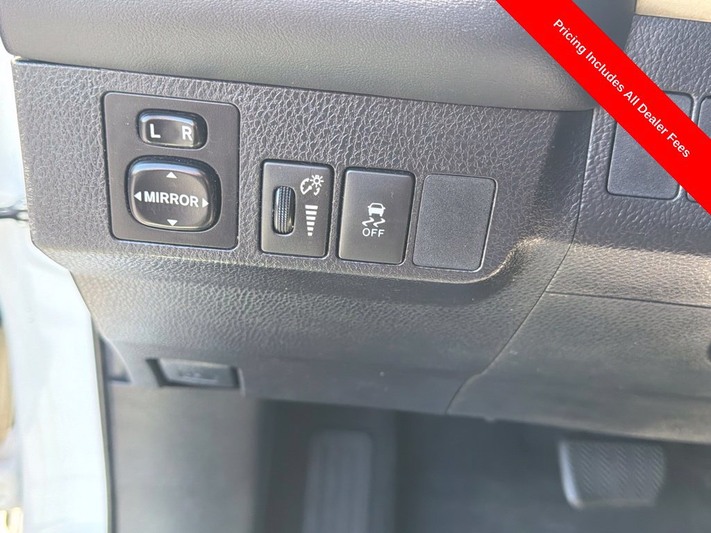 Used 2015 Toyota RAV4 XLE FWD image 10