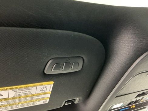 Used 2022 Ford F150 Lariat w/ Equipment Group 502A High image 28