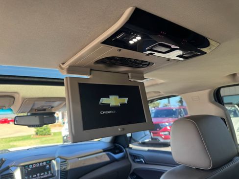 Used 2018 Chevrolet Tahoe LT image 19