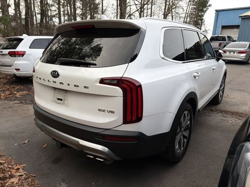 Used 2020 Kia Telluride EX w/ EX Premium Package image 7
