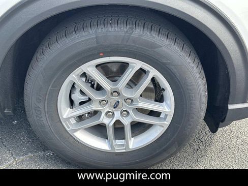 New 2026 Ford Explorer Active RWD image 12