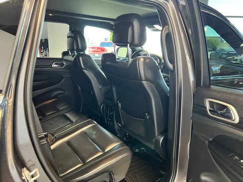 Used 2019 Jeep Grand Cherokee Limited w/ Luxury Group II AWD/4WD image 23