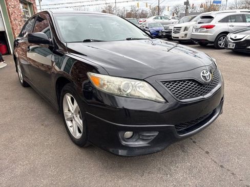 Used 2011 Toyota Camry SE w/ SE Extra-Value Pkg #1 image 3