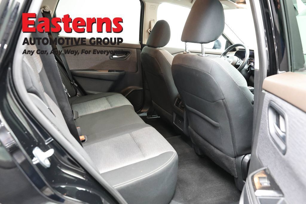 Used 2023 Nissan Rogue SV AWD/4WD image 24