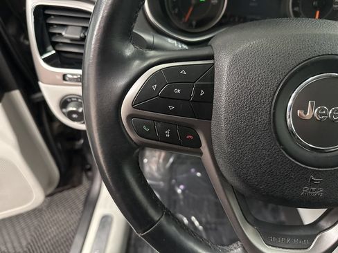 Used 2020 Jeep Cherokee Limited AWD/4WD image 15