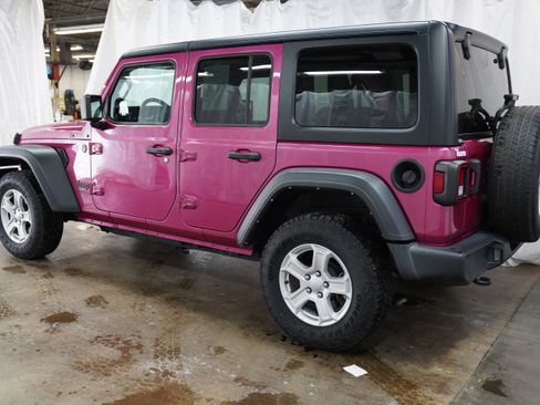 Used 2022 Jeep Wrangler Unlimited Sport AWD/4WD image 9