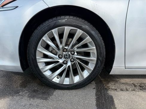 Used 2020 Lexus ES 300h w/ Accessory Package 2 image 25