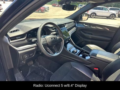Used 2023 Jeep Grand Cherokee Altitude AWD/4WD image 7