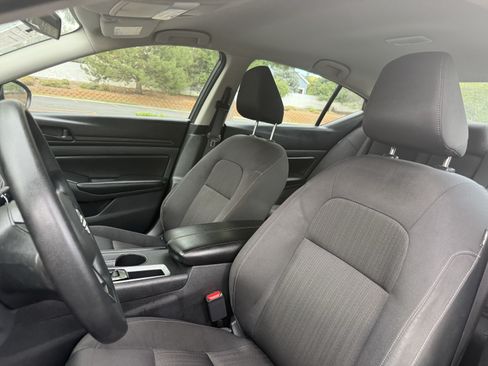 Used 2024 Nissan Altima 2.5 S FWD image 13