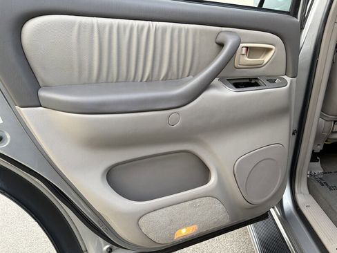 Used 2001 Toyota Sequoia Limited image 27