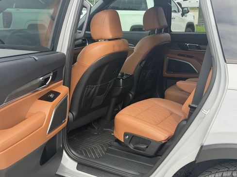 Used 2025 Kia Telluride AWD image 29