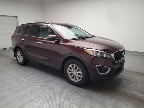 Used 2018 Kia Sorento FWD image 11