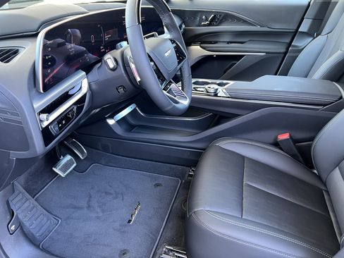 New 2026 Cadillac Lyriq V image 15