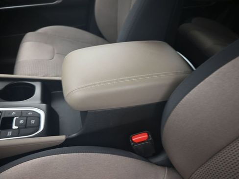 Used 2019 Hyundai Santa Fe SEL image 11