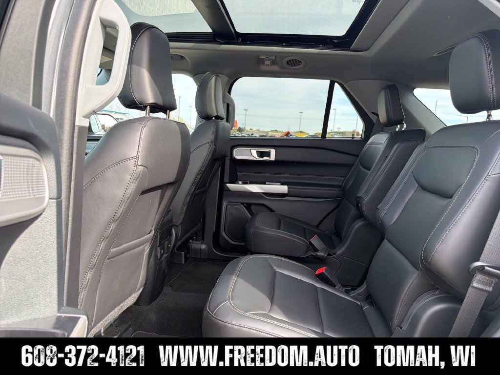 Used 2024 Ford Explorer XLT w/ Equipment Group 202A AWD/4WD image 29