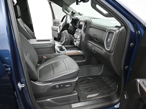Used 2022 GMC Sierra 3500 Denali w/ Denali Ultimate Package image 39