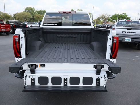 Certified 2024 GMC Sierra 2500 Denali w/ Denali Reserve Package image 28