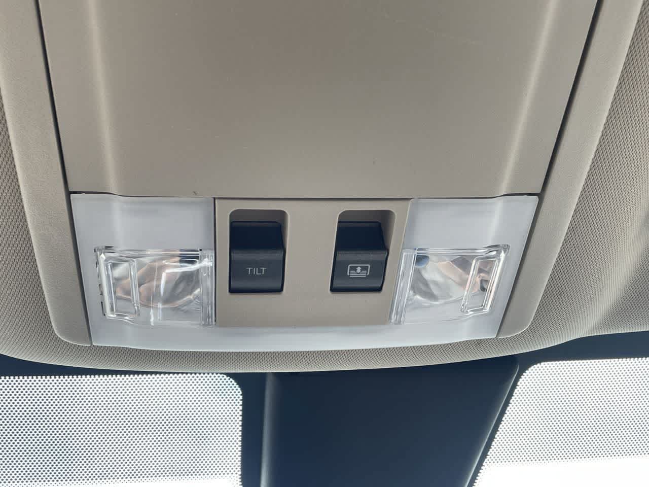 Used 2013 Lincoln MKX AWD image 31