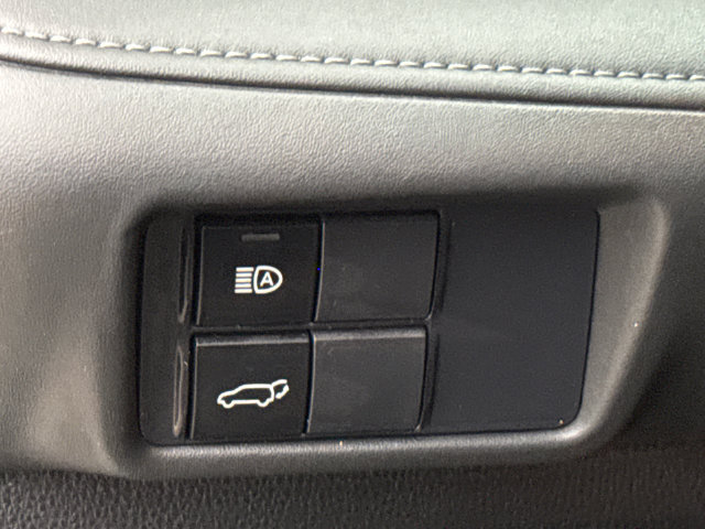 Used 2021 Toyota Highlander XSE FWD image 22