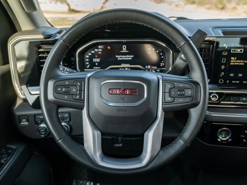 Used 2024 GMC Sierra 1500 SLT image 23