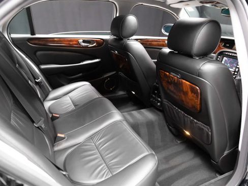 Used 2005 Jaguar XJ8 RWD image 62