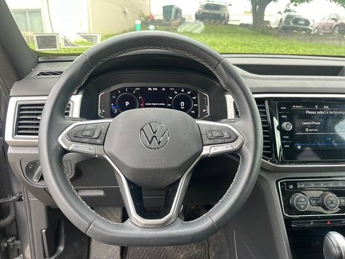 Used 2022 Volkswagen Atlas Cross Sport SE AWD/4WD image 40