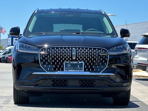 New 2026 Lincoln Aviator AWD image 8