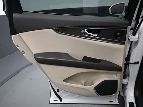 Used 2020 Lincoln Nautilus Reserve w/ Equipment Group 201A image 36