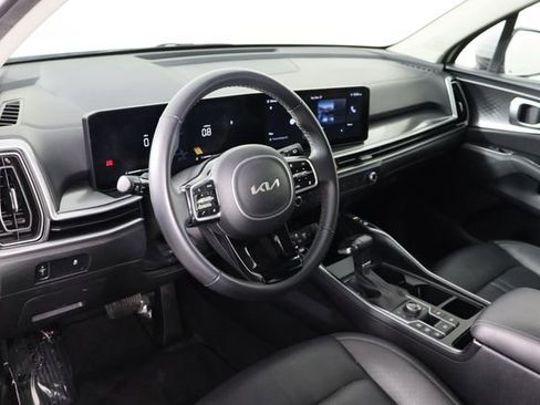 Used 2024 Kia Sorento S image 27