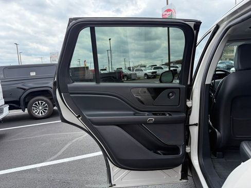 Used 2025 Lincoln Aviator AWD w/ Equipment Group 101A image 8