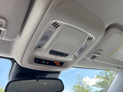 Used 2025 Buick Envision Sport Touring AWD/4WD image 25