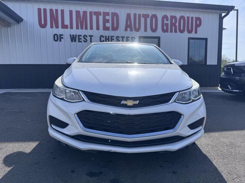 Used 2018 Chevrolet Cruze LS image 3