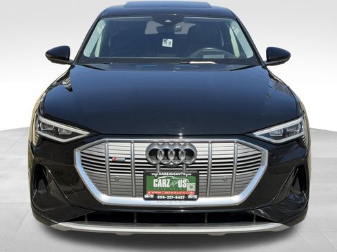 Used 2021 Audi e-tron Prestige w/ Prestige Package AWD/4WD image 2