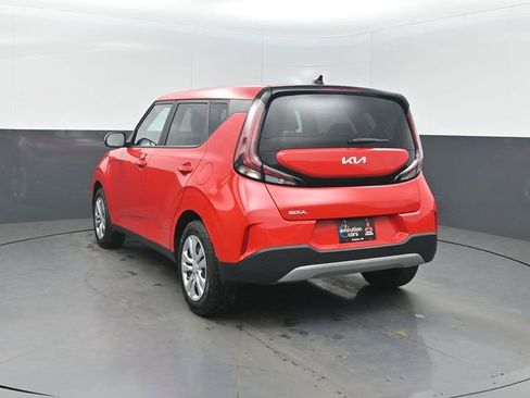 Used 2023 Kia Soul LX image 3