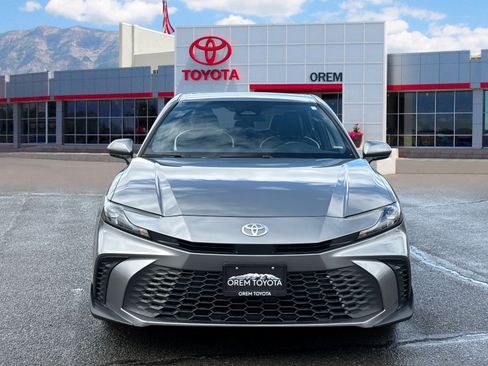 Used 2025 Toyota Camry XSE image 2