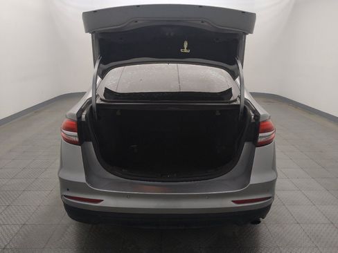 Used 2020 Ford Fusion SE FWD image 29