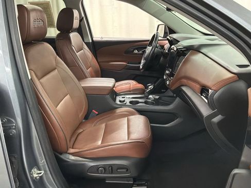 Used 2021 Chevrolet Traverse High Country AWD/4WD image 27