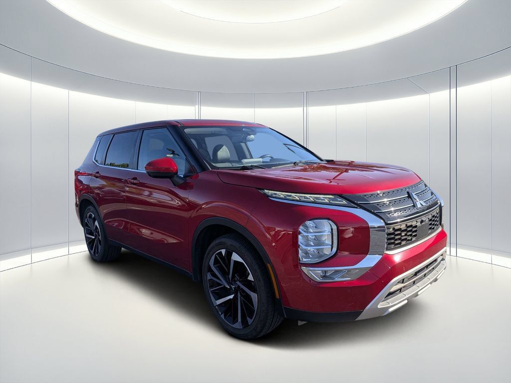 Used 2023 Mitsubishi Outlander SE FWD image 1