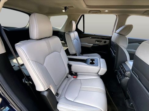 Certified 2025 Honda Pilot Touring image 20