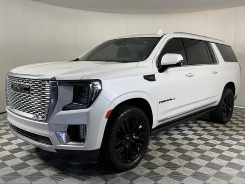 Used 2023 GMC Yukon XL Denali RWD image 2