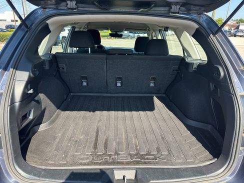 Used 2017 Subaru Outback 2.5i w/ Popular Package #2 AWD/4WD image 10