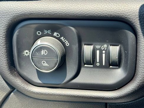 Used 2022 RAM 3500 Laramie AWD/4WD image 35