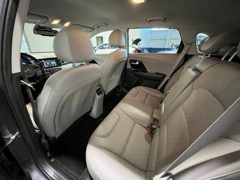 Used 2018 Kia Niro EX FWD image 15