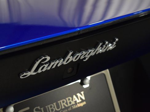 Used 2019 Lamborghini Aventador S image 11