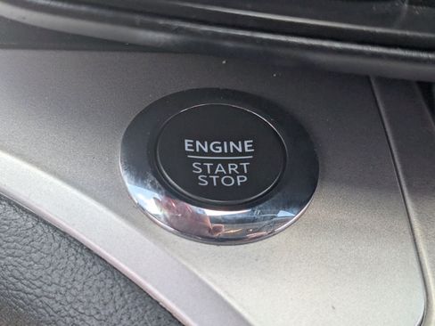 Used 2022 Ford Explorer XLT AWD/4WD image 18