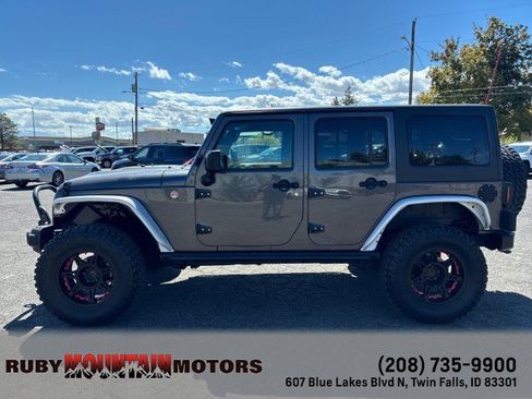 Used 2016 Jeep Wrangler Unlimited Rubicon w/ Dual Top Group AWD/4WD image 4