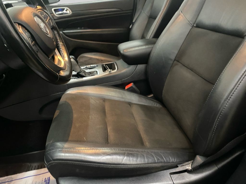 Used 2020 Jeep Grand Cherokee Altitude AWD/4WD image 18