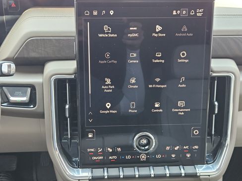Used 2025 GMC Yukon XL Denali w/ Denali Reserve Package AWD/4WD image 18